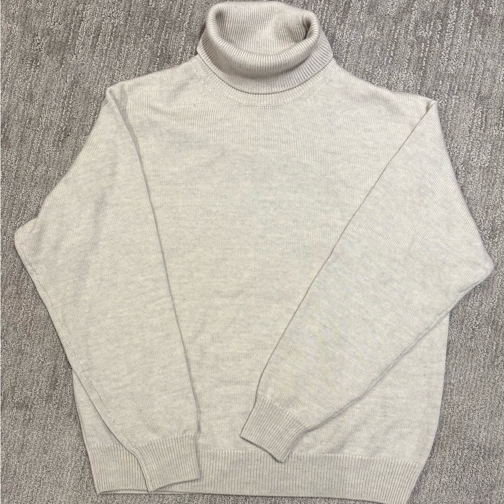 Wilfred Light Gray Turtleneck Sweater
